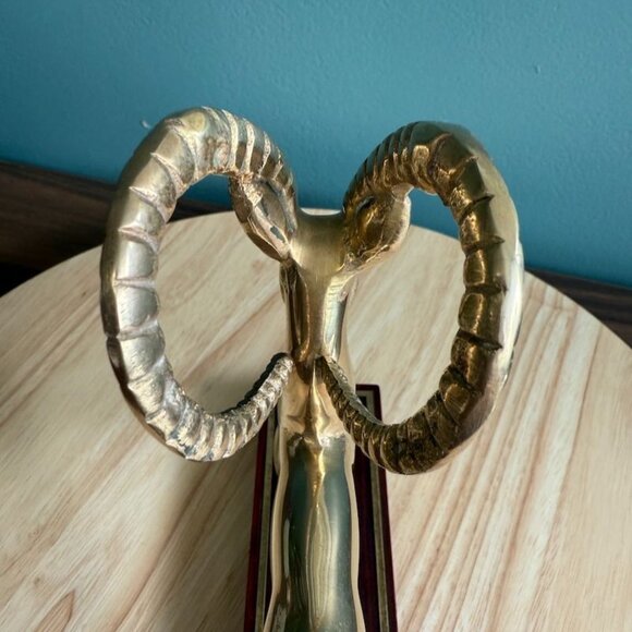 Vintage Brass Ibex Ram Hollywood Regency MCM Desk Decor Inlaid Wood Base - Picture 8 of 10